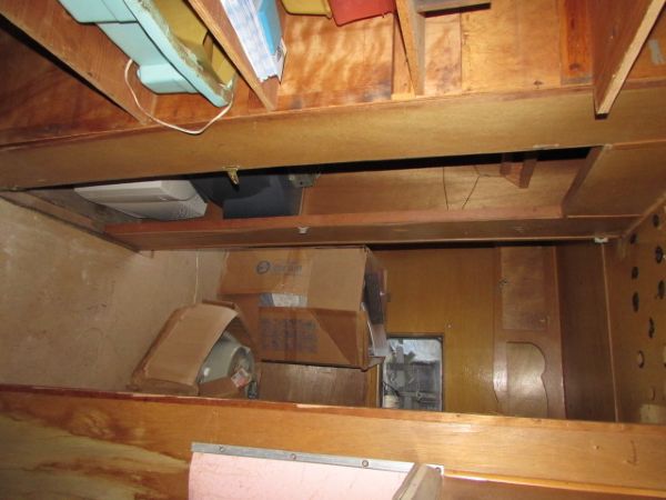 VINTAGE 16 FOOT TRAVEL TRAILER
