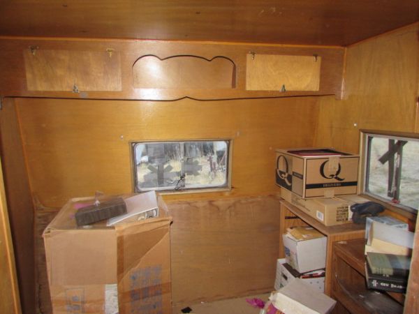 VINTAGE 16 FOOT TRAVEL TRAILER