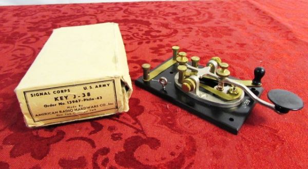 WWII ERA J-38 MORSE CODE TELEGRAPH KEY