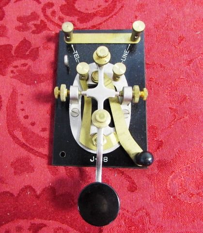 WWII ERA J-38 MORSE CODE TELEGRAPH KEY