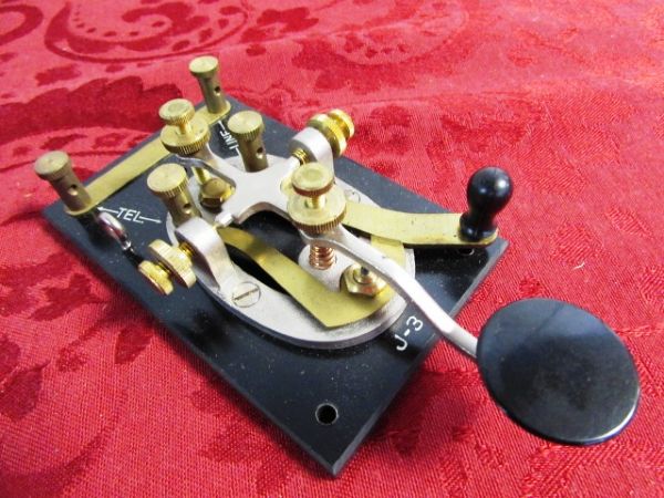 WWII ERA J-38 MORSE CODE TELEGRAPH KEY