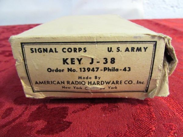 WWII ERA J-38 MORSE CODE TELEGRAPH KEY