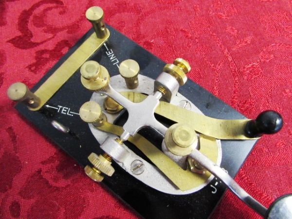 WWII ERA J-38 MORSE CODE TELEGRAPH KEY