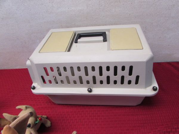 FIESTA!  YO QUIERO TACO BELL PUPPIES & CRATE