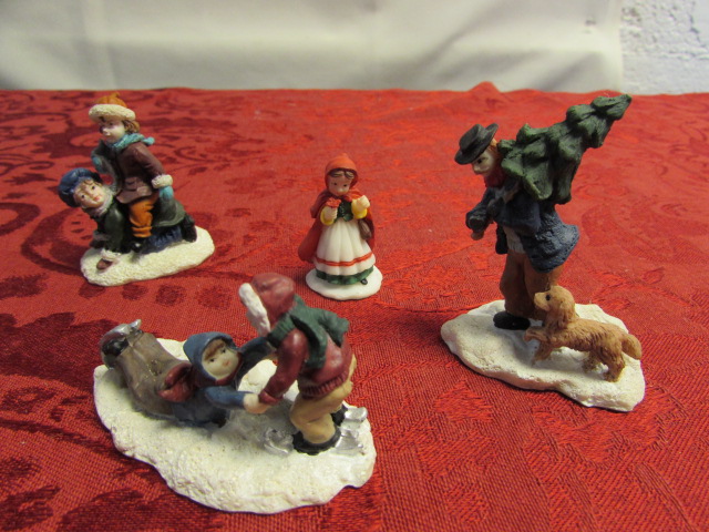 christmas village miniature figurines