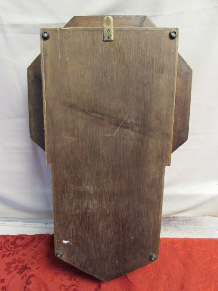 HANDSOME WOOD, WIND UP, PENDULUM WALL CLOCK 