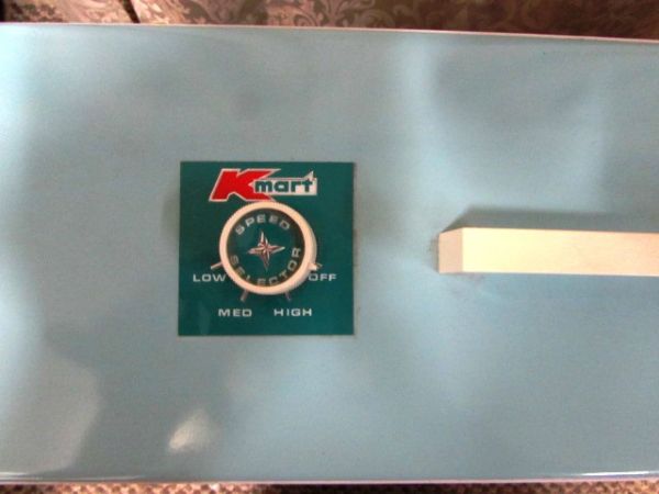 RETRO BLUE BOX FAN