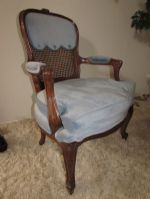 MATCHING HIGH QUALITY VINTAGE CARVED WOOD CHAIR
