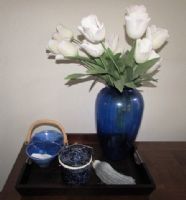 SHADES OF BLUE - GLASSWARE, POTTERY & WOODEN TRAY