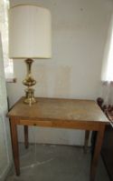 OAK STUDENT DESK WITH BRASS FINISH TABLE LAMP