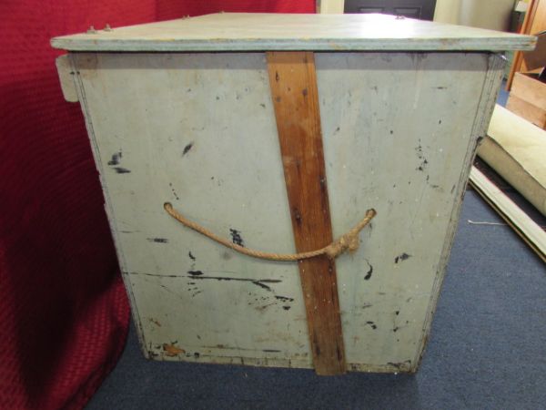 RUSTIC WOOD CHEST