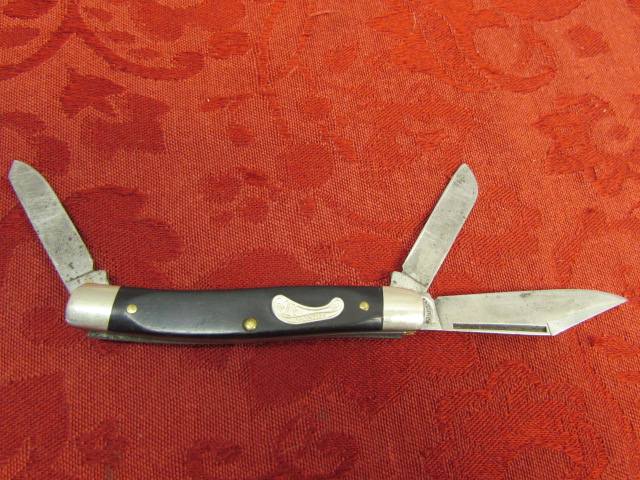 Lot Detail - VINTAGE IMPERIAL FRONTIER POCKET KNIFE USA MADE