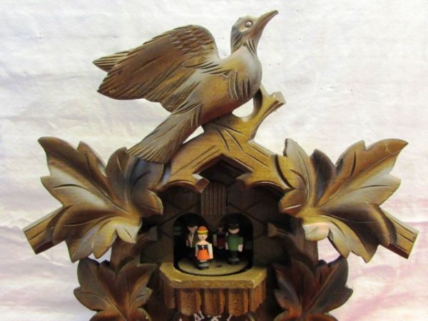 CHARMING VINTAGE SCHNEIDER SOHNE CUCKOO CLOCK - DANCERS & BIRDS