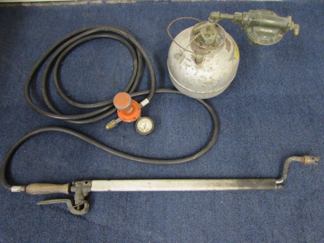 Lot Detail - A MANCHESTER TORCH & 10 POUND PROPANE TANK