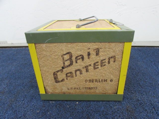 Vintage Oberlin Fishing Bait Canteen Lidded Box