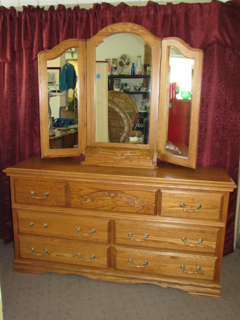 Lot Detail Gorgeous High Quality Solid Oak Dresser With Built In