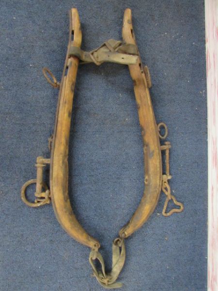 VINTAGE  HORSE HARNESS  HAMES 