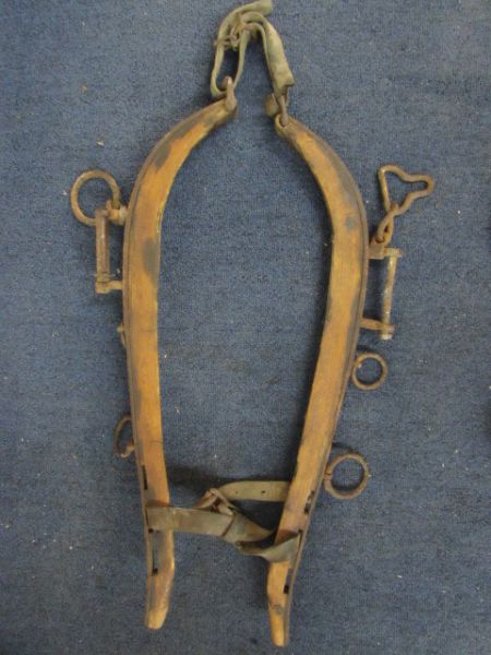 VINTAGE  HORSE HARNESS  HAMES 