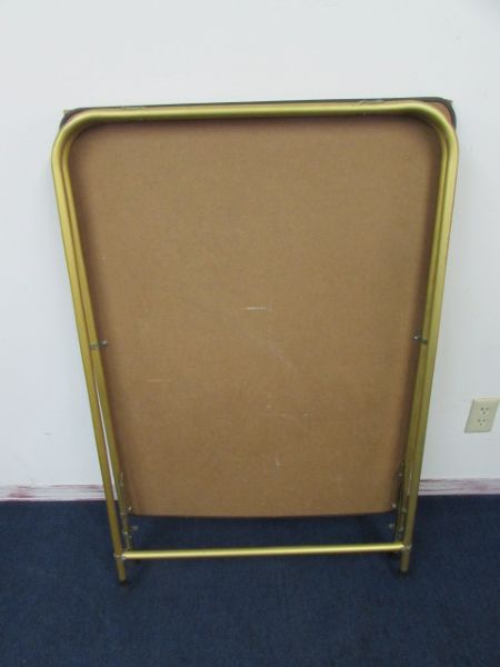 LARGE EASEL WITH DRAWING PAPER PAD