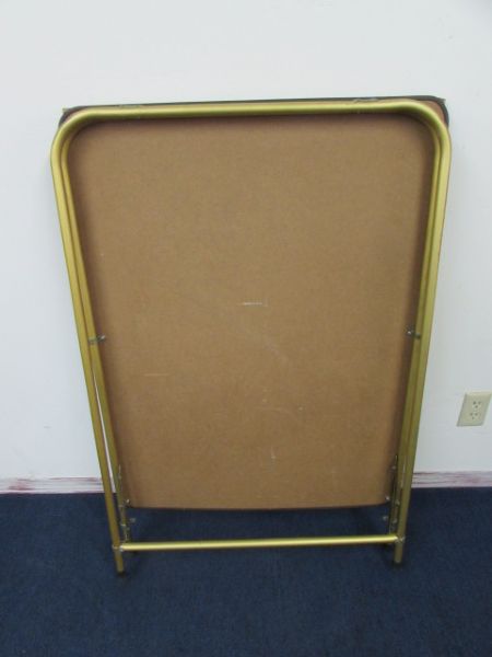 LARGE EASEL WITH DRAWING PAPER PAD