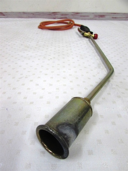 Lot Detail - PROPANE WEED TORCH WITH MULTIPLE INTERCHANGEABLE HEADS & HOSE