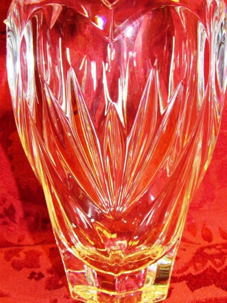 LUXURIOUS MARQUIS WATERFORD LEAD CRYSTAL VASE