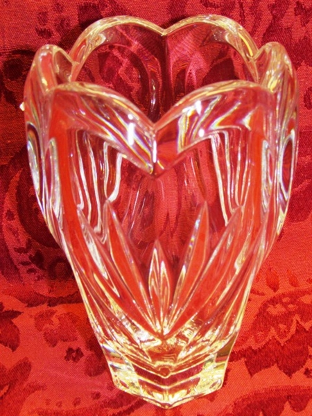 LUXURIOUS MARQUIS WATERFORD LEAD CRYSTAL VASE
