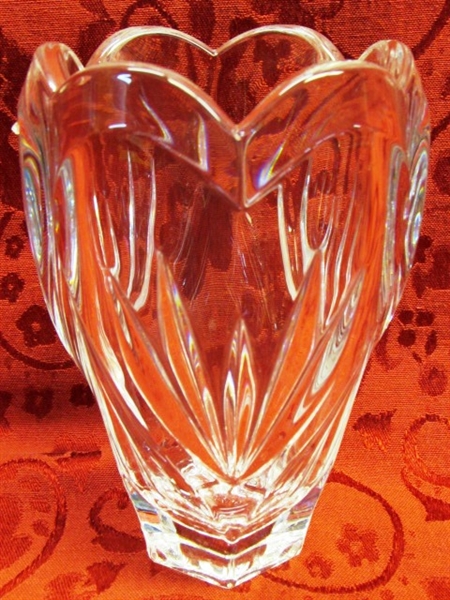 LUXURIOUS MARQUIS WATERFORD LEAD CRYSTAL VASE