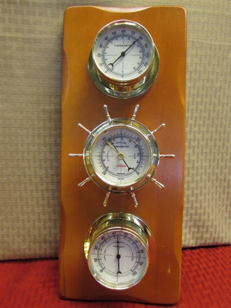 GOLD TONE ELGIN QUARTZ GLASS DOME PENDULUM CLOCK & WALL TEMP, BAROMETER, HUMIDITY GAUGE 