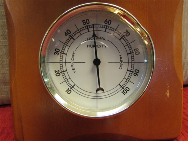 GOLD TONE ELGIN QUARTZ GLASS DOME PENDULUM CLOCK & WALL TEMP, BAROMETER, HUMIDITY GAUGE 