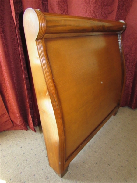 LOVELY SOLID WOOD TWIN SIZE SLEIGH BED FOR THE KID'S ROOM OR GUEST ROOM