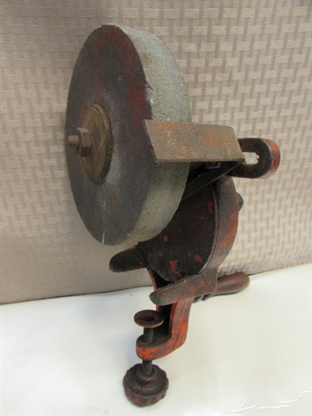 WORKING VINTAGE CLAMP ON HAND CRANK BENCH GRINDER