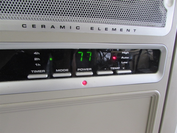 LASKO CERAMIC ELEMENT PERSONNAL HEATER UNIT.