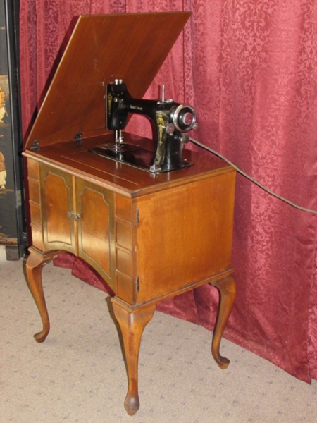 BEAUTIFUL ANTIQUE  CABINET WITH GRAND ROTARY SEWING MACHINE