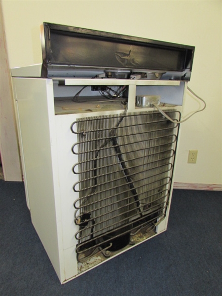 COOL  VINTAGE ACME STOVE REFRIGERATOR FREEZER COMBO FOR YOUR CABIN, SHOP OR SMALL SPACE