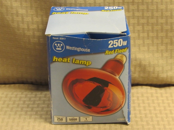 KEEP YOUR CHICKENS WARM WITH THIS CLAMP ON HEAT LAMP WITH EXTRA BULB