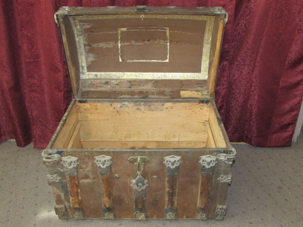 AMAZING ANTIQUE WOOD & METAL CAMEL/DOME TOP STEAMER TRUNK