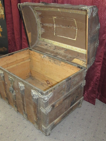 AMAZING ANTIQUE WOOD & METAL CAMEL/DOME TOP STEAMER TRUNK