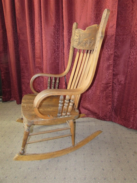  LOVELY ANTIQUE BENTWOOD SOLID OAK ROCKING CHAIR