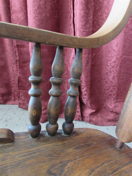  LOVELY ANTIQUE BENTWOOD SOLID OAK ROCKING CHAIR