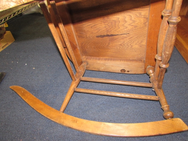  LOVELY ANTIQUE BENTWOOD SOLID OAK ROCKING CHAIR