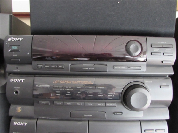 SONY COMPACT HI-FI STEREO SYSTEM WITH 5 SPEAKER SURROUND SOUND!