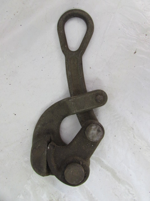 Lot Detail - A NICE BIG LOT OF CHAIN LINK FENCING PARTS CLAMP GATE ...
