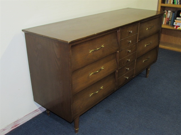 ALL WOOD NINE DRAWER DRESSER WITH PRETTY CURVED FRONT