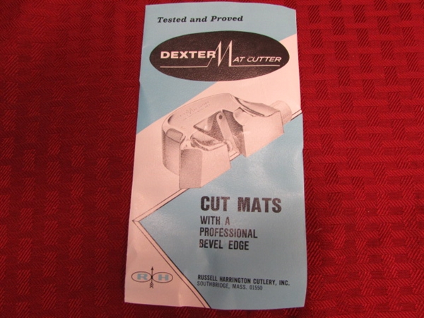 PROFESSIONAL VINTAGE DEXTER MAT CUTTER WITH 3 EXTRA BLADES IN ORIGINAL BOX