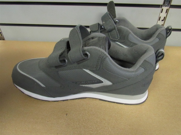 NEW OR LIKE NEW MEN'S VELCRO CLOSURE TENNIS SHOES
