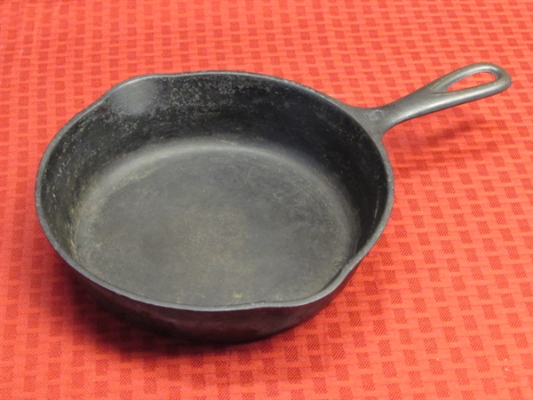 WAGNER WARE SIDNEY #5 CAST IRON SKILLET