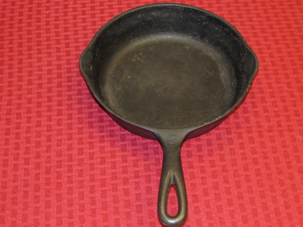 WAGNER WARE SIDNEY #5 CAST IRON SKILLET