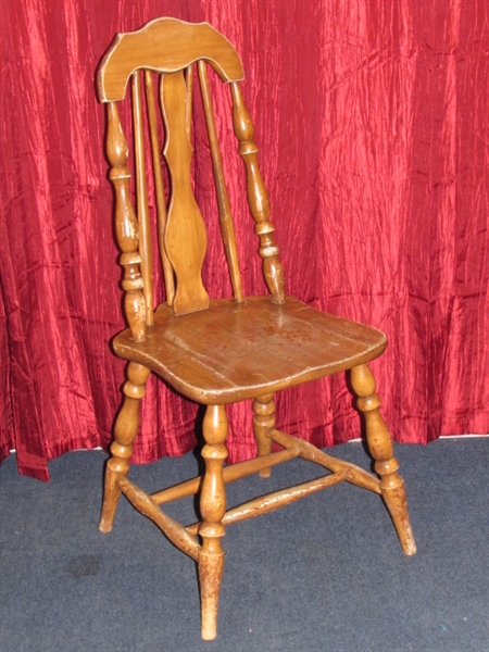 CHARMING WOOD CHAIR WITH TURNED LEGS & SPINDLES & UNIQUE BACK REST