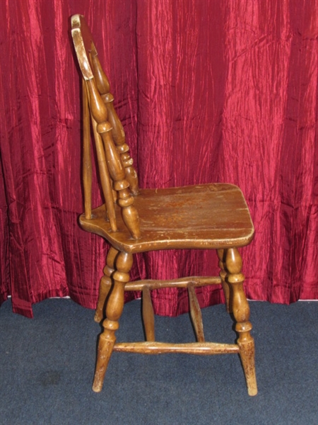 CHARMING WOOD CHAIR WITH TURNED LEGS & SPINDLES & UNIQUE BACK REST